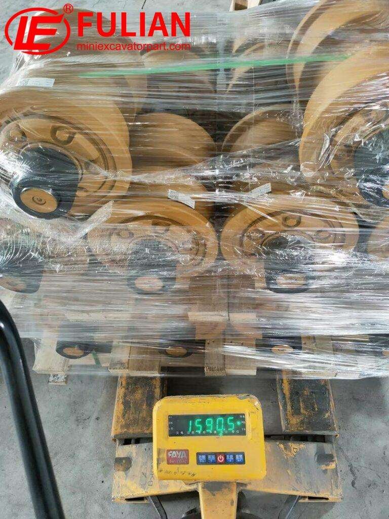 to saudi arabia bottom roller and slope board and sprocket segments for komatsu d85 shipped 3