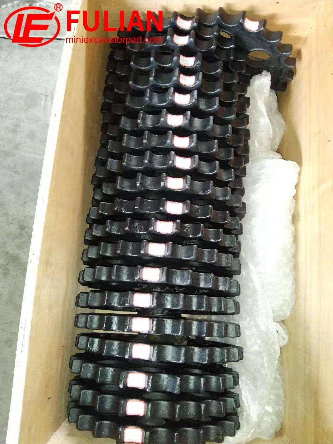 to italy, sprockets for kubota kh35 shipped (3)