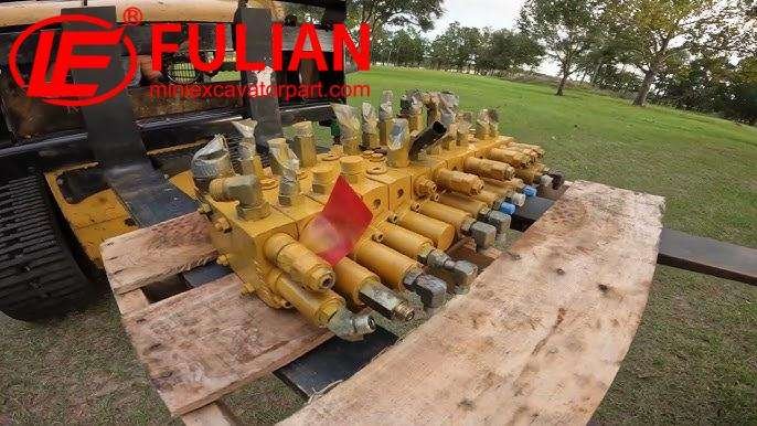 spot the top signs of a failing excavator track and act fast