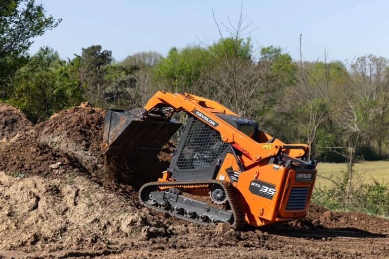 develon reveals two new compact track loaders no def required for peak performance